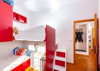 Camera da letto - Quadrilocale via Montallegro, 32, Genova (zona Albaro) - foto 26