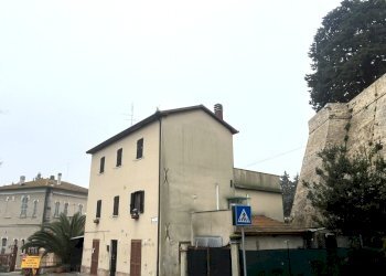 Villa a Schiera Trecastelli - foto 2