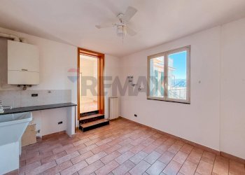 Bilocale VIA COSTA VERICI, 4B 
 Verici Costa, Casarza Ligure - foto 10