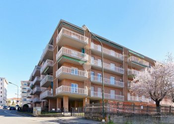 Trilocale Via Moncalvo, Chieri - foto 1