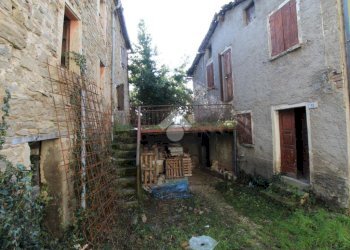 Semi-detached house Via Savognatica, Carpineti - photo 13