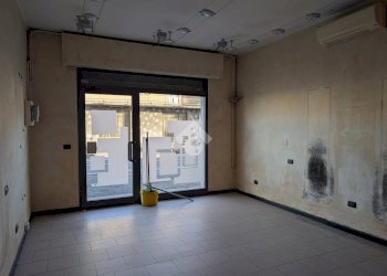 Negozio Piazza Della Repubblica, Castelfranco Emilia - foto 3