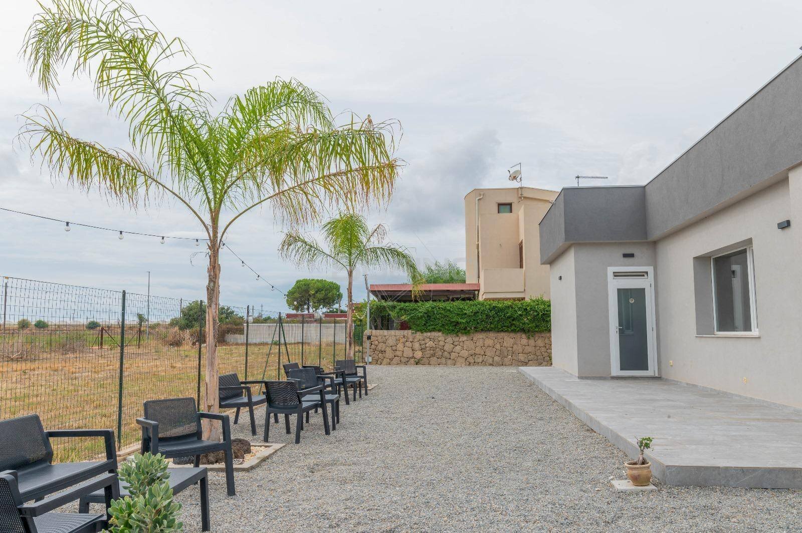 Foto 1 - Locale Commerciale VIA DEL PELLICANO
 
23/A, Siracusa - foto 1