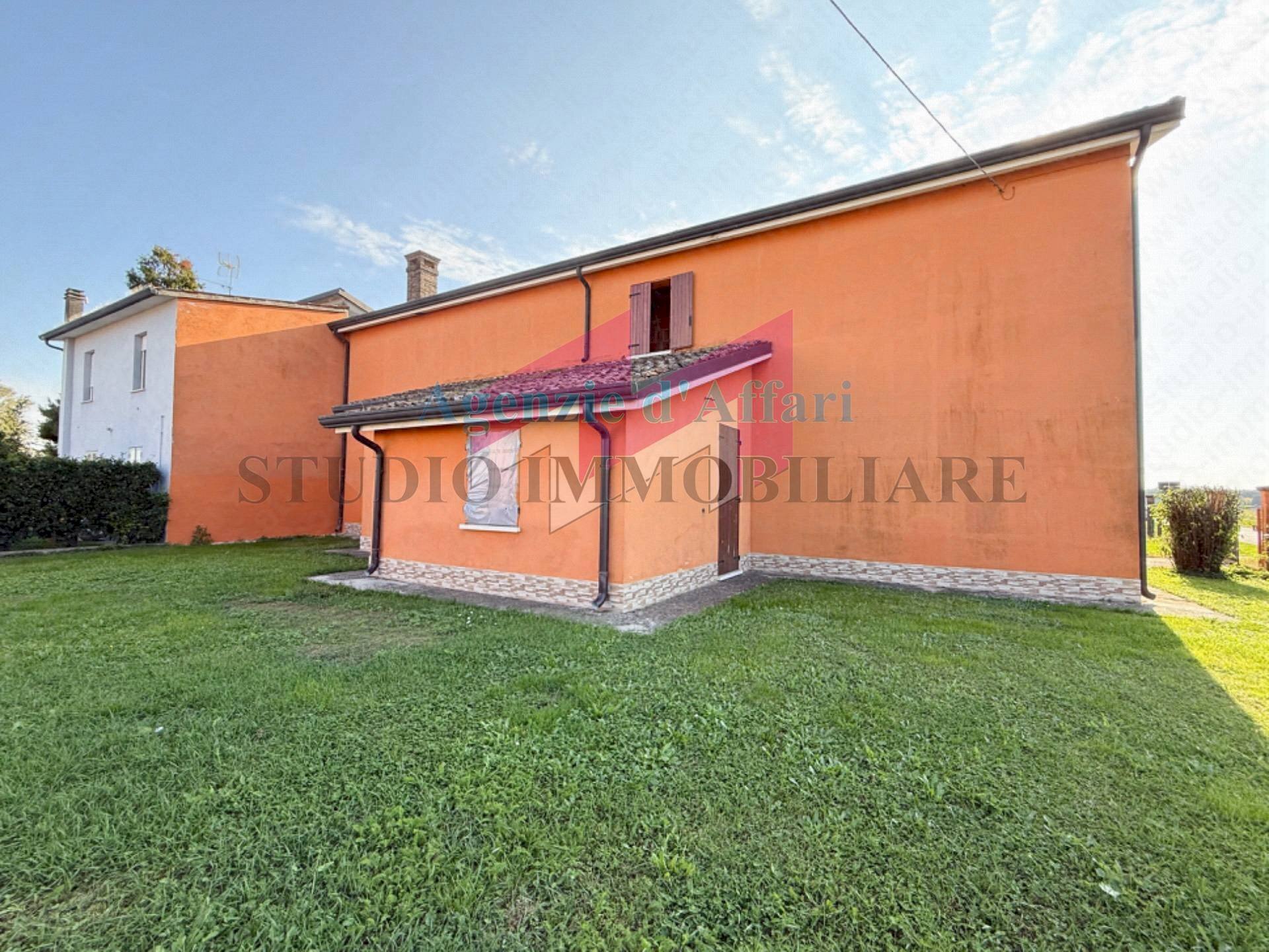 Foto 2 - Semi-detached house Via Cascina
 
16, Castelmassa - photo 2