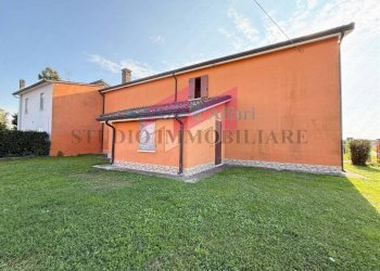 Foto 2 - Casa semi indipendente Via Cascina
 
16, Castelmassa - foto 2