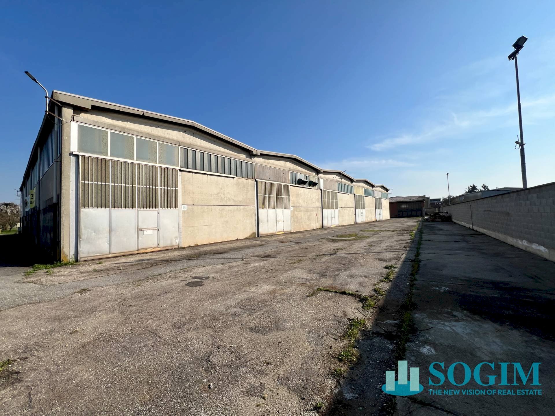 Foto 1 - Capannone via milano
 
50, Cerano - foto 1