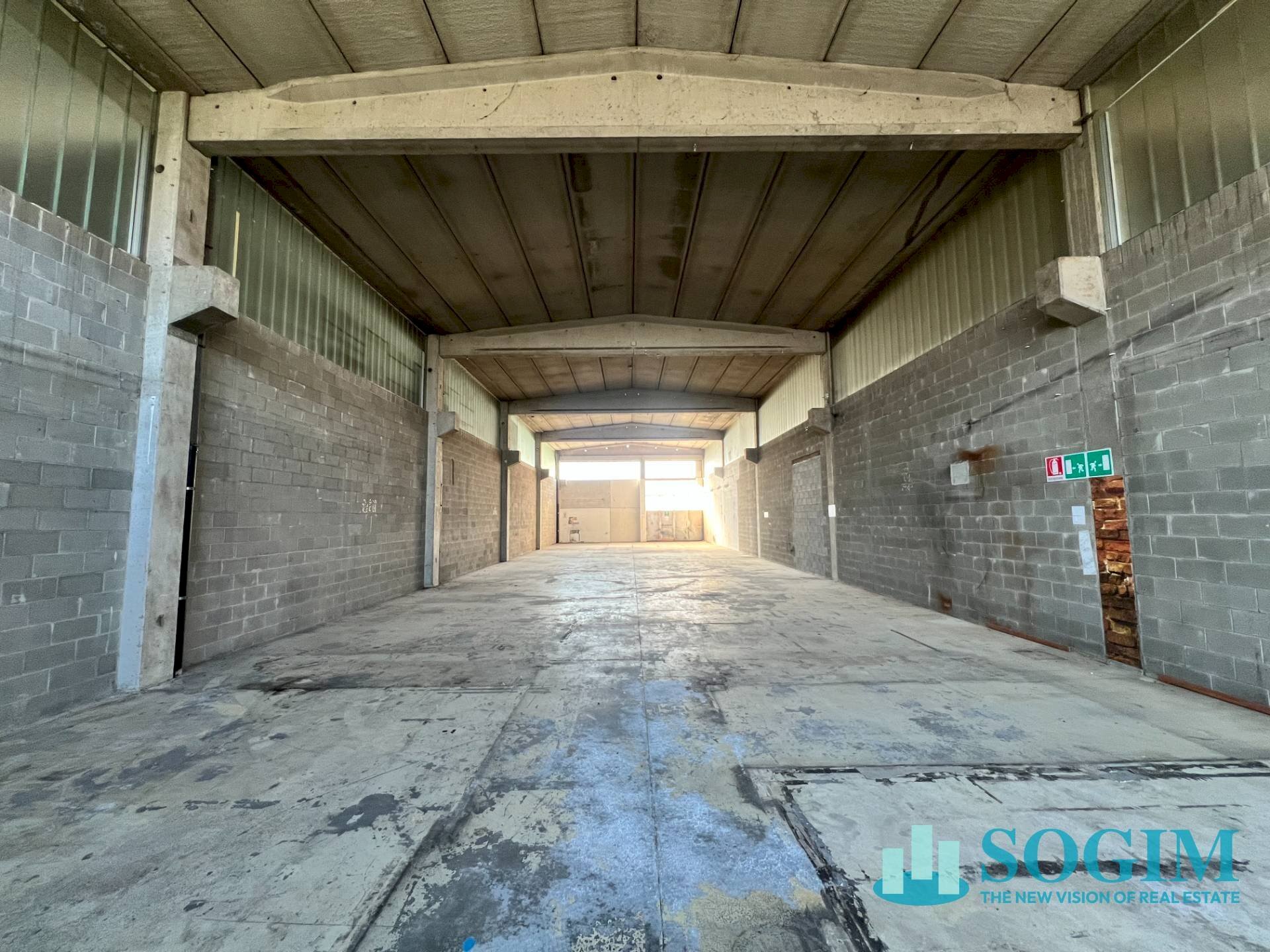 Foto 3 - Capannone via milano
 
50, Cerano - foto 3