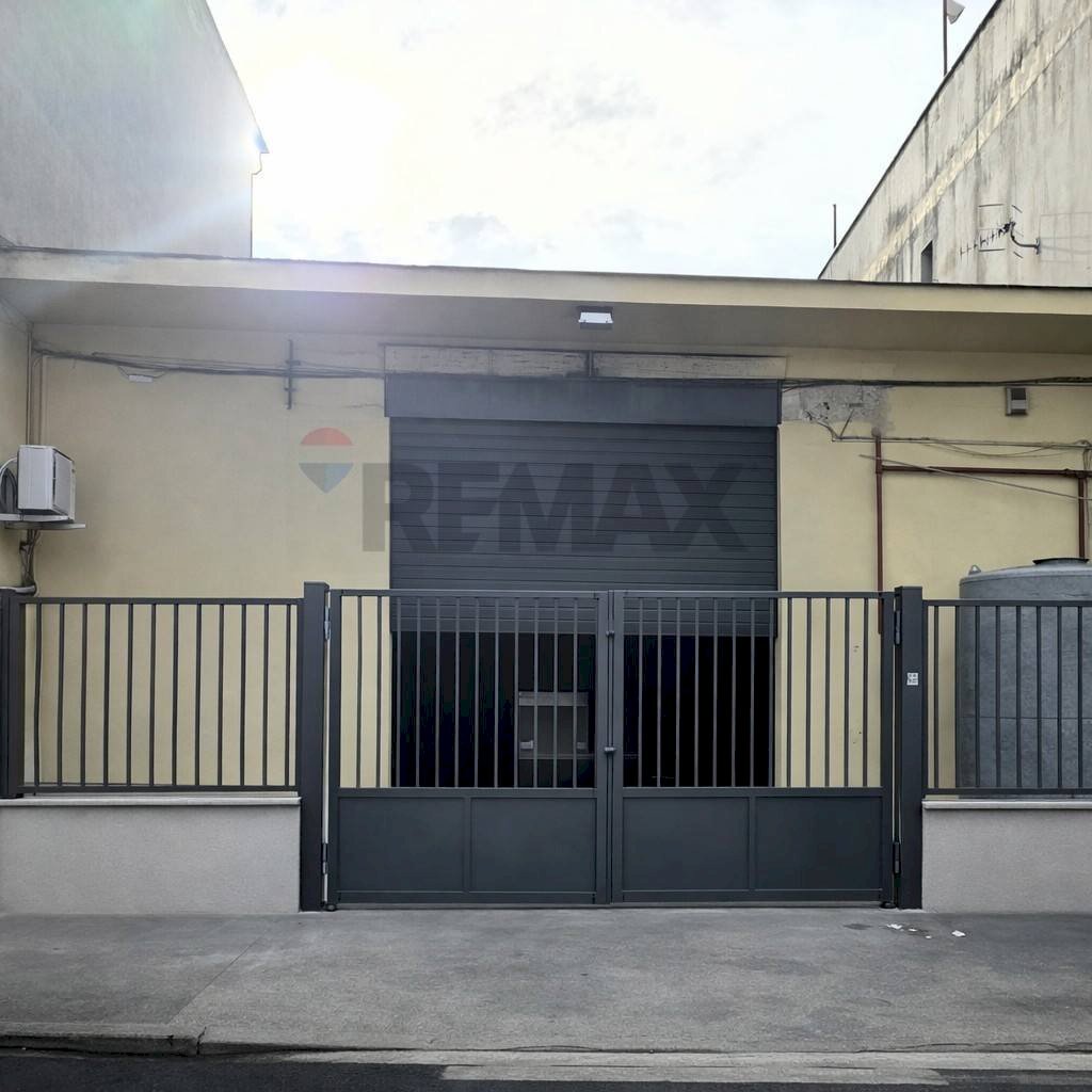 Edificio all\'aperto - Locale Commerciale via Campanarello
 
24, Casavatore - foto 1