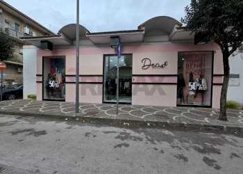 Casa all\'aperto - Negozio Via San Pietro
 
51, Casoria - foto 2