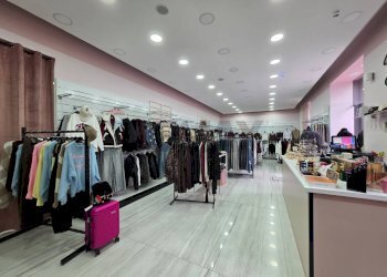 Cabina armadio - Negozio Via San Pietro
 
51, Casoria - foto 5