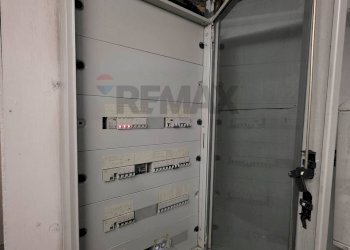 Dettagli - Negozio Via San Pietro
 
51, Casoria - foto 8