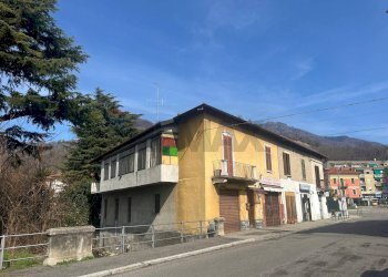 Edificio all\'aperto - Casa semi indipendente Via G. Marconi
 
14, Cittiglio - foto 1