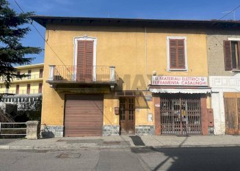 Casa all\'aperto - Casa semi indipendente Via G. Marconi
 
14, Cittiglio - foto 2