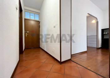 Hall / corridoio - Villa Via Fratelli Bertolla
 
73, Porto Ceresio - foto 19