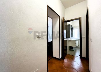 Hall / corridoio - Villa Via Fratelli Bertolla
 
73, Porto Ceresio - foto 20