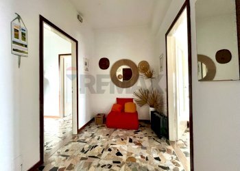 Hall / corridoio - Trilocale via IV novembre
 
533, Cavaria con Premezzo - foto 3