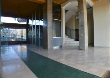 Ricezione / Lobby - Trilocale via IV novembre
 
533, Cavaria con Premezzo - foto 9