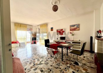 Sala da pranzo - Trilocale via IV novembre
 
533, Cavaria con Premezzo - foto 14