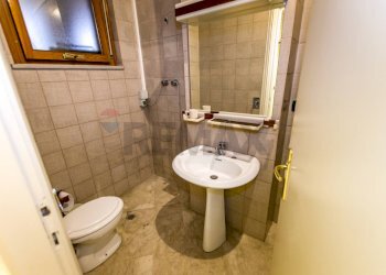 Bagno - Appartamento Via Edmondo De Amicis
 
44, Palermo - foto 24