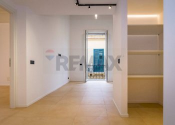 Living - Three-room apartment Via Mariano Stabile
 
105, Palermo - photo 6