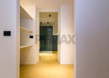 Hall / corridoio - Three-room apartment Via Mariano Stabile
 
105, Palermo - photo 13