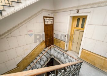 Scale - Three-room apartment Via Mariano Stabile
 
105, Palermo - photo 19