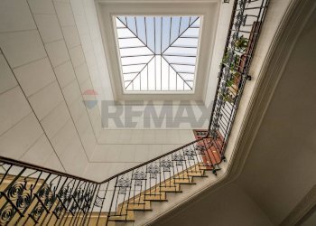 Scale - Three-room apartment Via Mariano Stabile
 
105, Palermo - photo 30