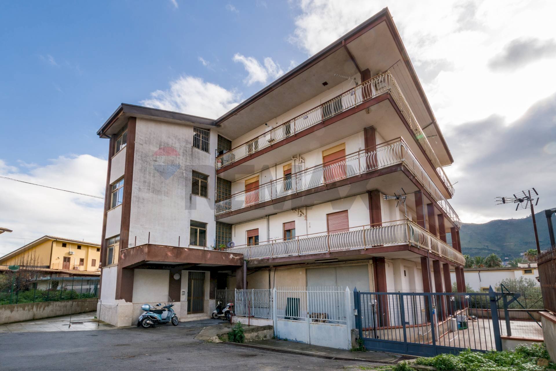 Edificio all\'aperto - Four-room apartment Via Aquino
 
132, Monreale - photo 1