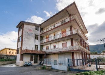 Edificio all\'aperto - Four-room apartment Via Aquino
 
132, Monreale - photo 1