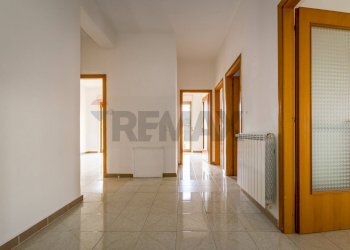 Hall / corridoio - Four-room apartment Via Aquino
 
132, Monreale - photo 2