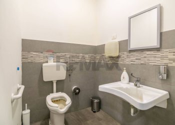 Bagno - Commercial Activity Via Provinciale per Santa Venerina
84, Santa Venerina - photo 15