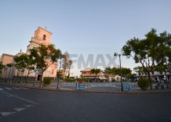 Edificio all\'aperto - Commercial Activity San Giovanni la Punta - photo 1