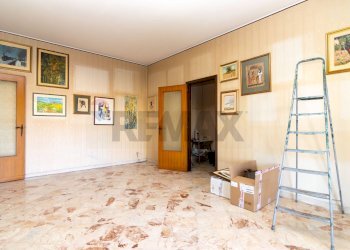 Stanza vuota - Appartamento Via Umberto
 
5, Sant'Agata Li Battiati - foto 52