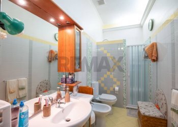Bagno - Independent house Via San Nicola
 
1, Avola - photo 77