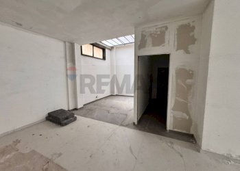 Stanza vuota - Locale Commerciale VIA G.MATTEOTTI
343, Misterbianco - foto 3