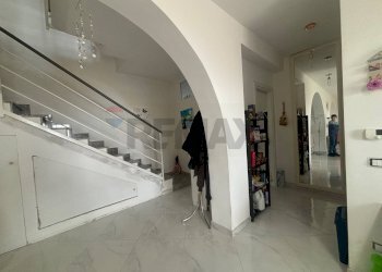 Scale - Villa Via Villaggio Ises
 
61, San Fratello - foto 9