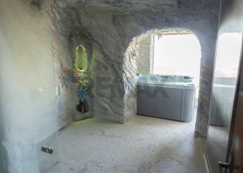 Stanza vuota - Villa Via Villaggio Ises
 
61, San Fratello - foto 48