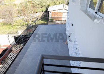 Balcone - Villa Via Villaggio Ises
 
61, San Fratello - foto 92