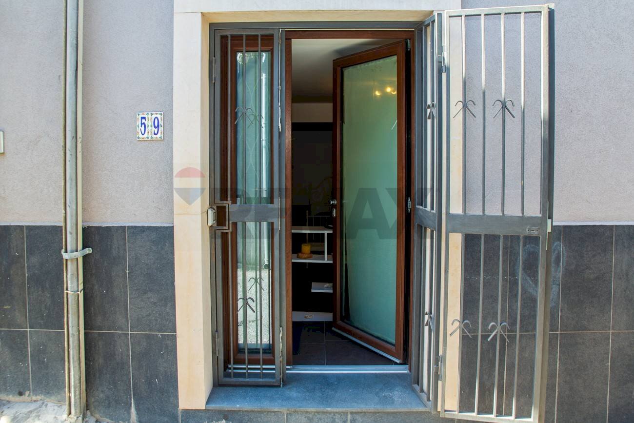 Edificio all\'aperto - Bilocale Via San Damiano
59, Catania - foto 3