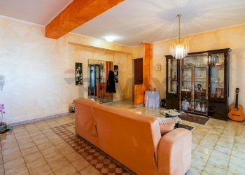 Soggiorno - Quadrilocale Via Santa Caterina
 
122, Acireale - foto 2