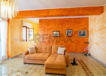 Soggiorno - Quadrilocale Via Santa Caterina
 
122, Acireale - foto 4