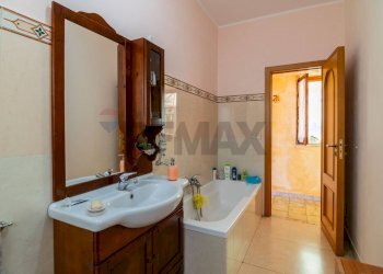 Bagno - Quadrilocale Via Santa Caterina
 
122, Acireale - foto 13