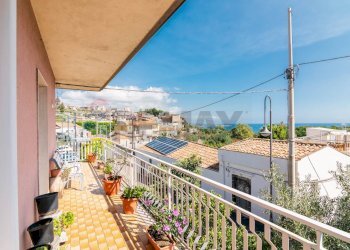 Balcone - Quadrilocale Via Santa Caterina
 
122, Acireale - foto 17