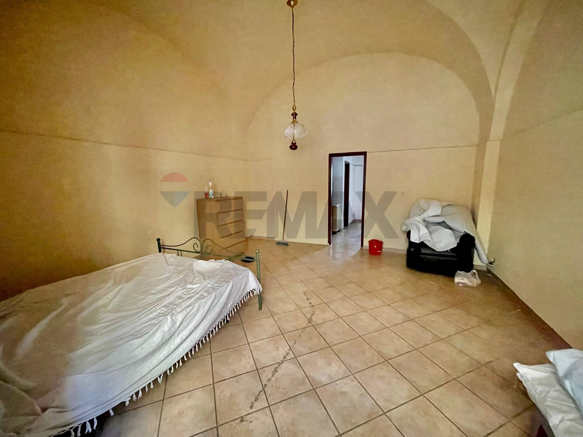 Camera / camera da letto - Casa indipendente Via Ortolani
 
24, Catania - foto 1