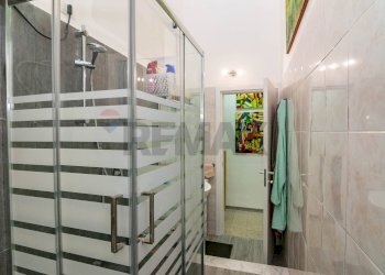 Bagno - Quadrilocale Via Padova
 
38, Catania - foto 8