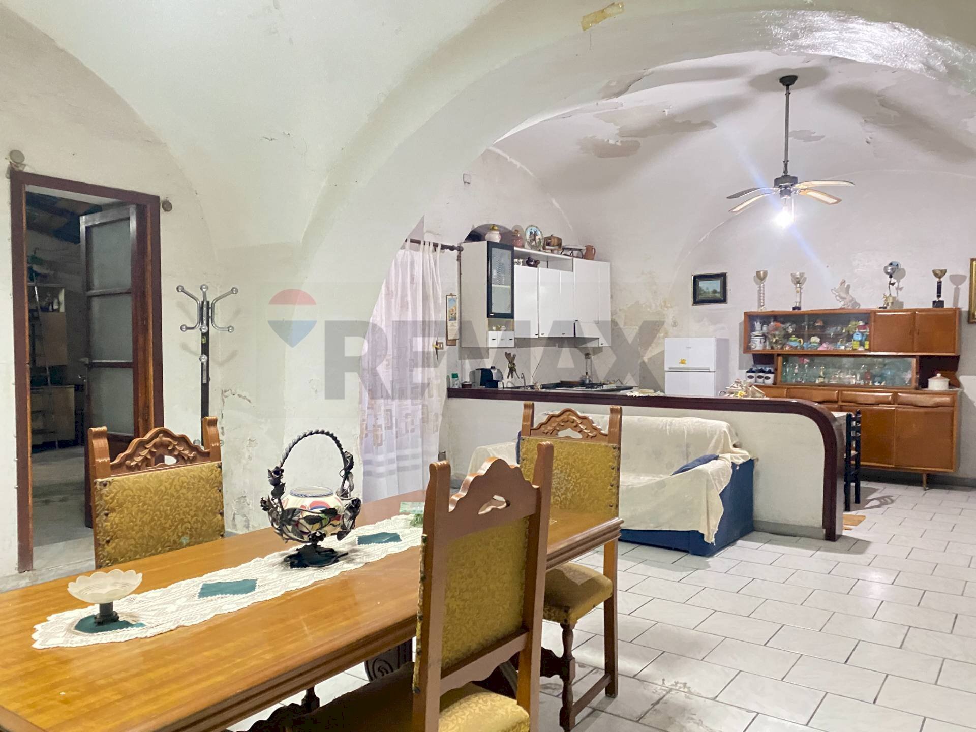Sala da pranzo - Quadrilocale Via Bianchi
 
38, Catania - foto 3
