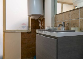 Bagno - Quadrilocale Via Del Frantoio
 
19, Catania - foto 10