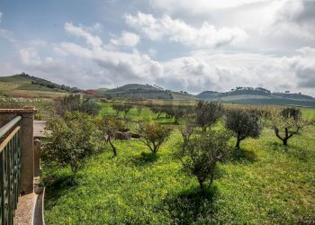 Vista delle montagne - Villa contrada malcristiano
 
snc, Piazza Armerina - foto 32