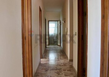 Hall / corridoio - Appartamento Viale Principe Amedeo
 
32, Acireale - foto 8