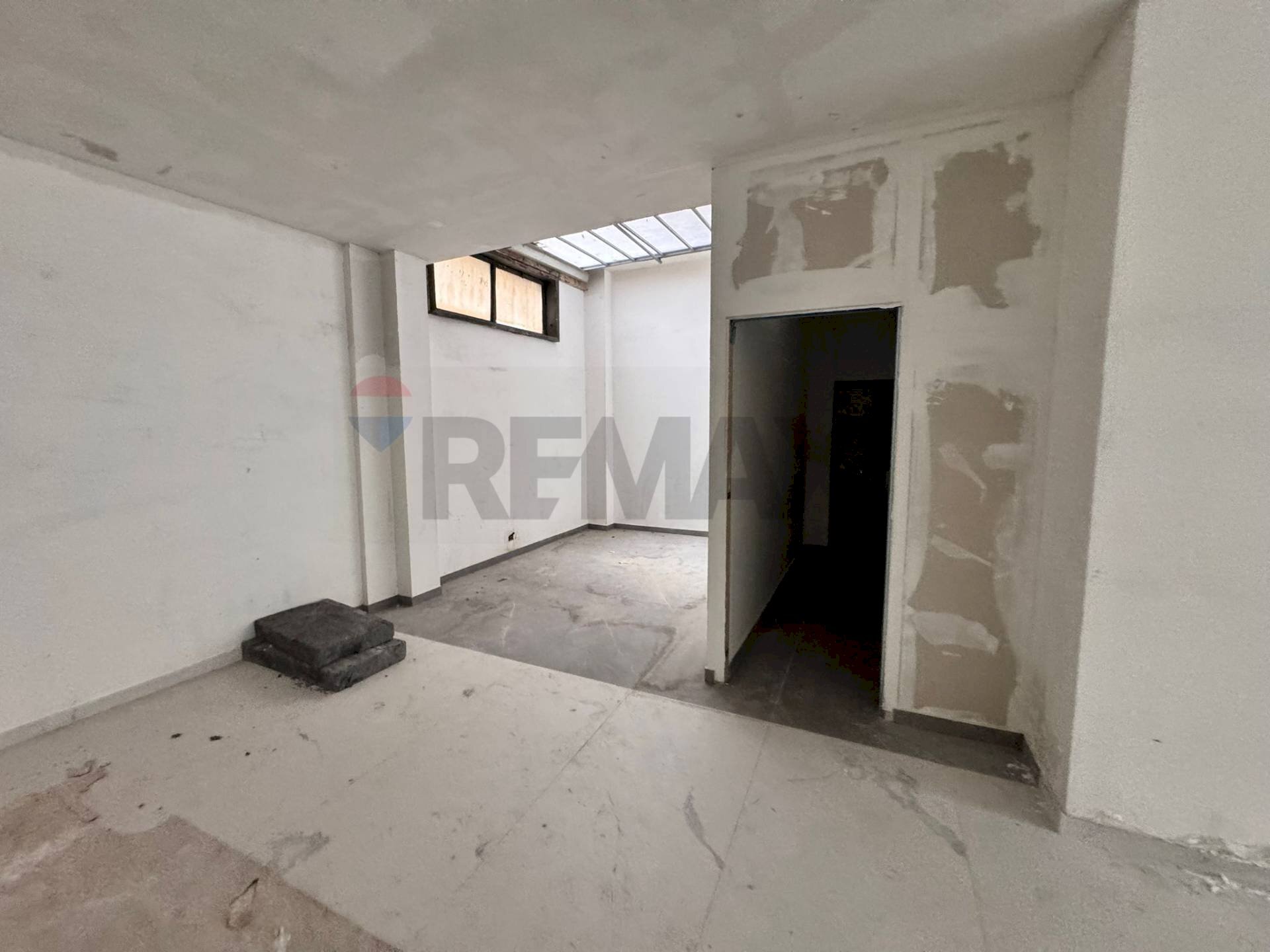 Stanza vuota - Commercial Premises VIA G.MATTEOTTI
343, Misterbianco - photo 3
